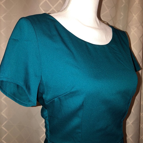 Dress - Picture 4 of 4